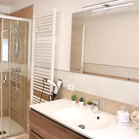 Locazione Turistica Aquila 1 Apartment *
